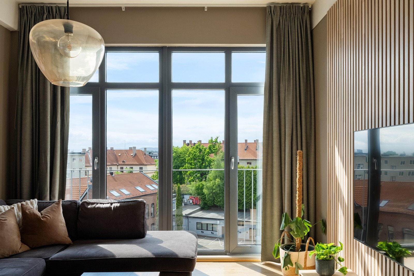 Her kan du nyte flott utsikt fra byggets 5. etasje. Galleribilde