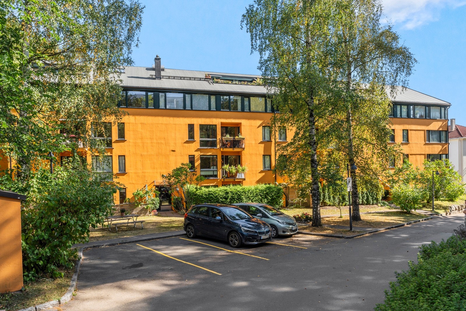 Sameiet har egne gjesteparkeringsplasser Galleribilde