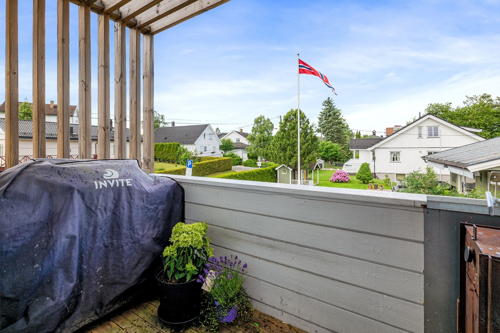 Her kan du grille og servere gjestene rett innenfor dørkarmen. Galleribilde