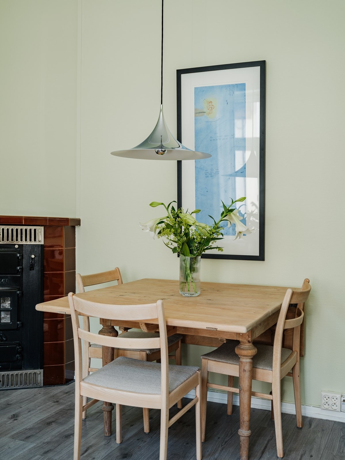God plass til spisebord - inviter til hyggelig middager med venner og familie! Galleribilde