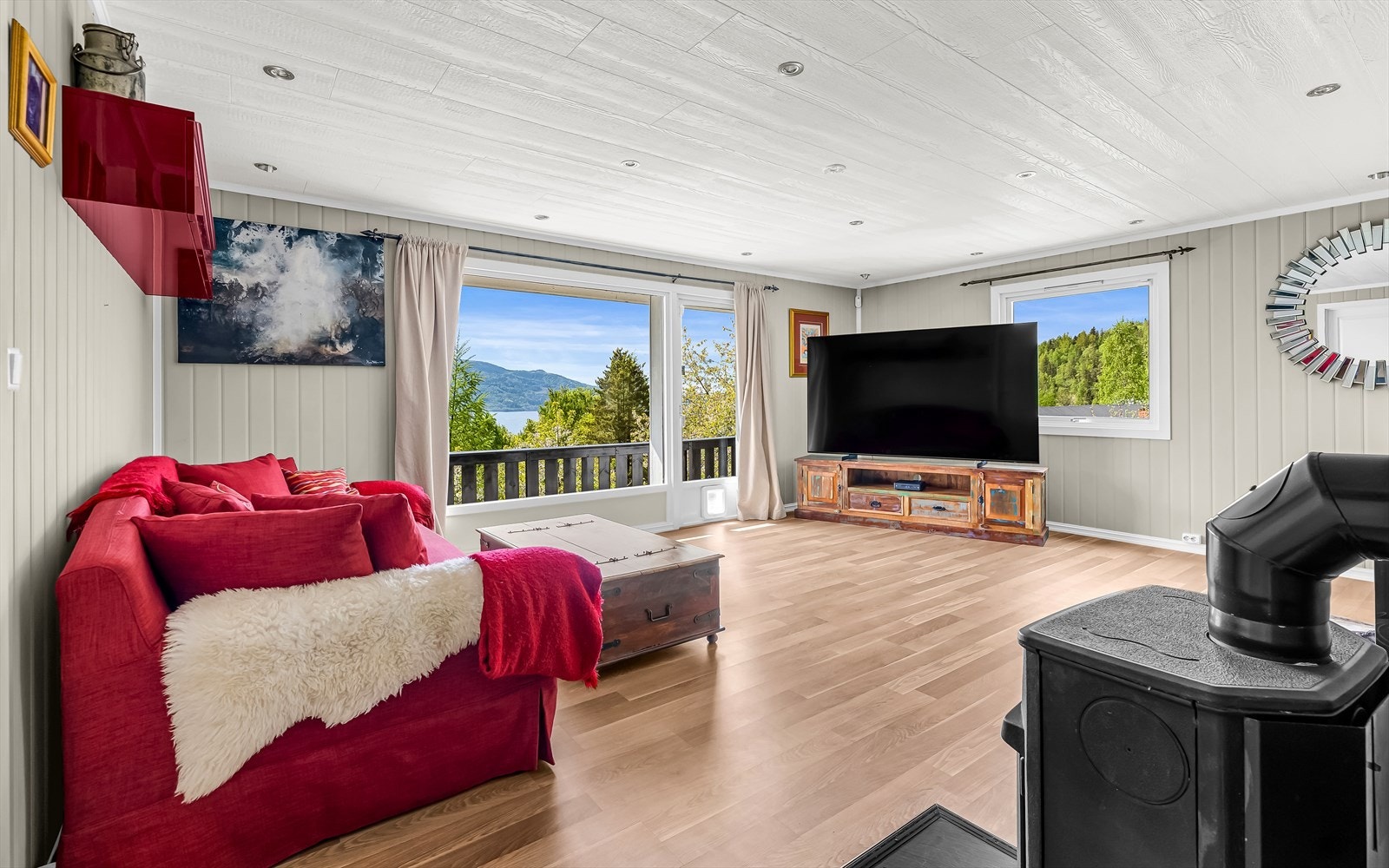 Her er det naturlig plass til en komfortabel sofagruppe og andre møblementer etter ønske. Galleribilde