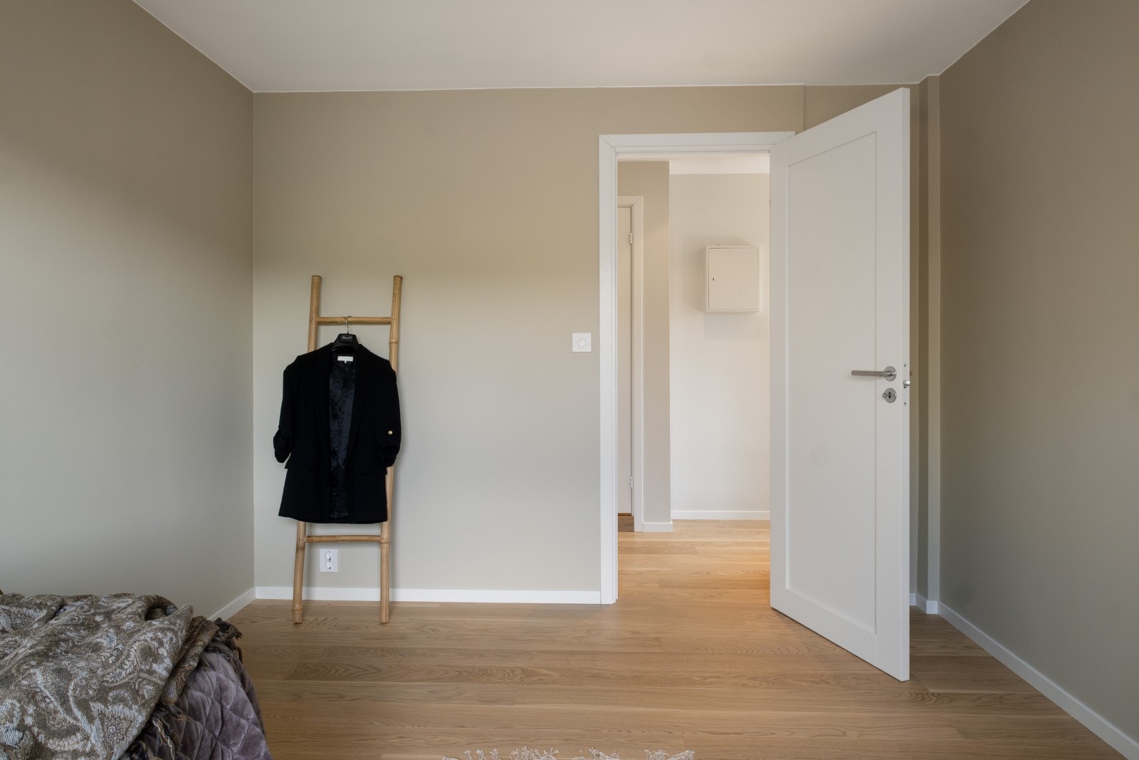Rommene er romslige, med gode lysforhold og moderne uttrykk Galleribilde