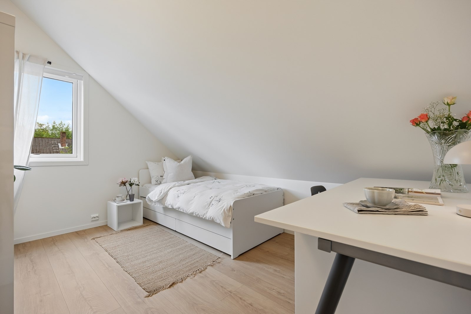 Soverom nr. 2 egner seg perfekt som barnerom, tenårings rom eller gjesterom. Galleribilde