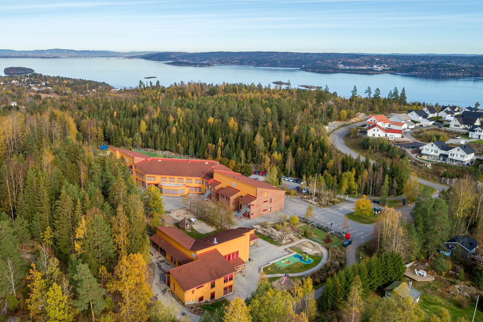 Frydenlund barneskole. Galleribilde
