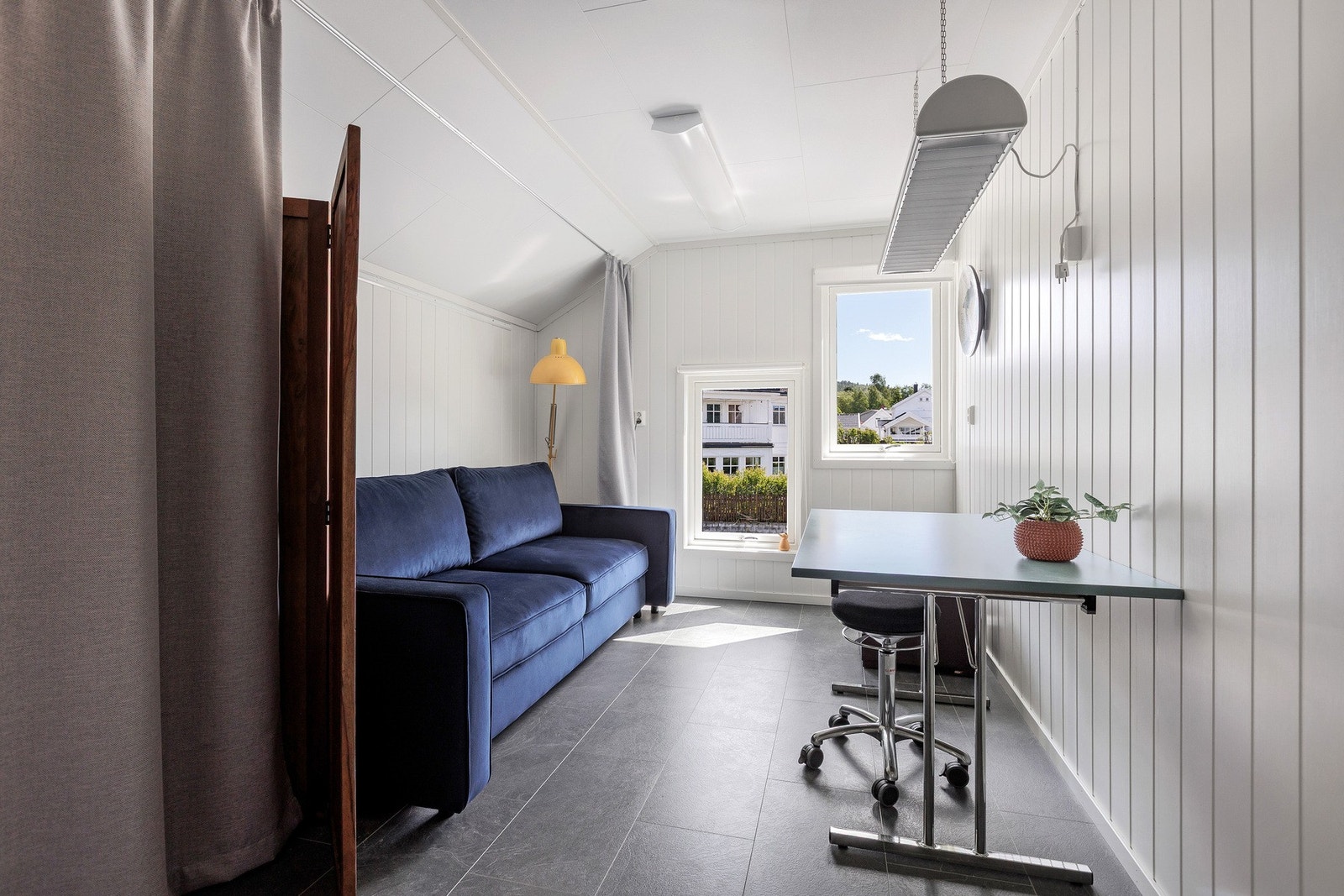 Soverom/ kontor. Galleribilde