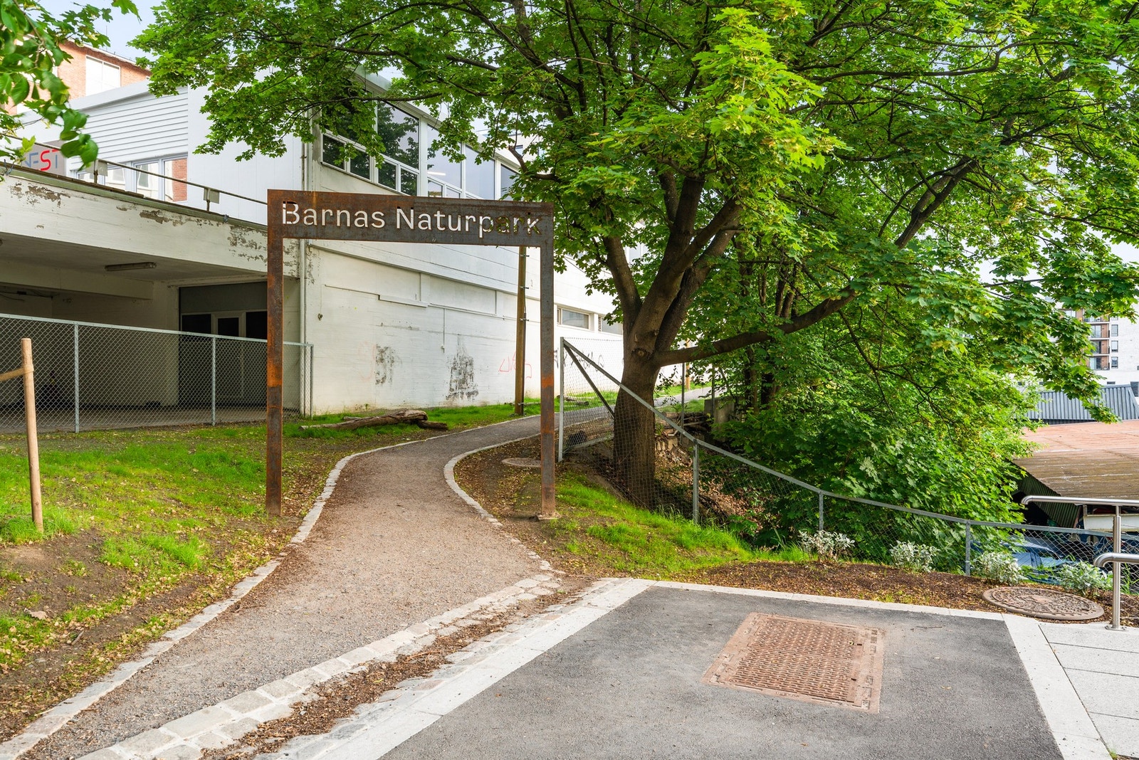 Parken er utviklet med konseptet Barnas naturpark - et sted der barn og unge kan utforske naturen midt i byen. Her Galleribilde