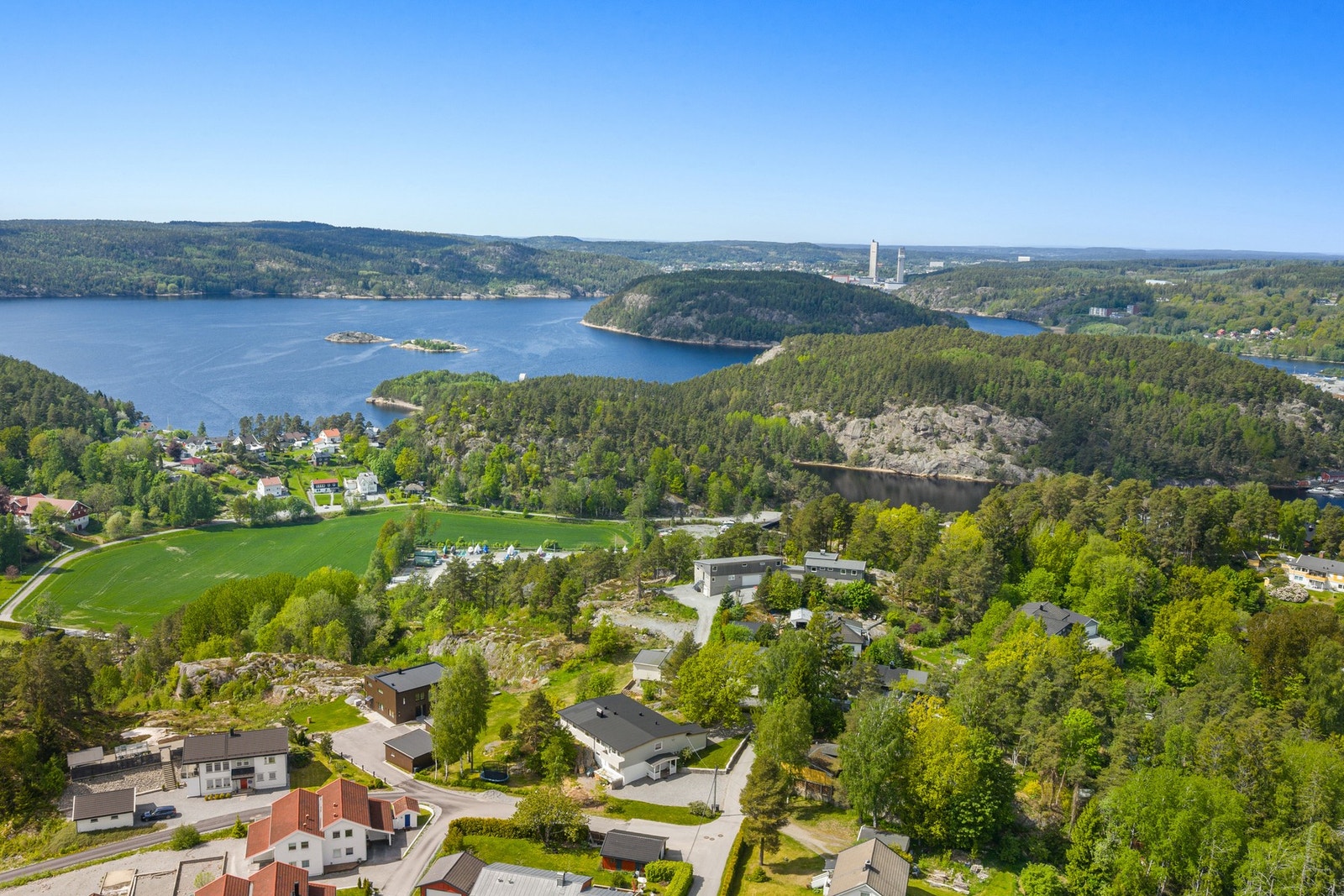 Området har ikke gjennomgangstrafikk, så her kan man nyte roen selv - en unik mulighet så nært sentrum. Galleribilde