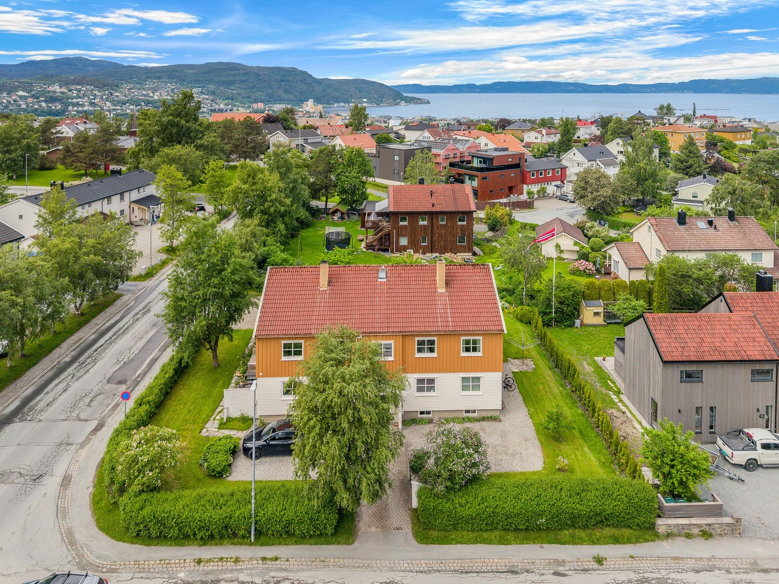 Romslig bod i kjeller Galleribilde