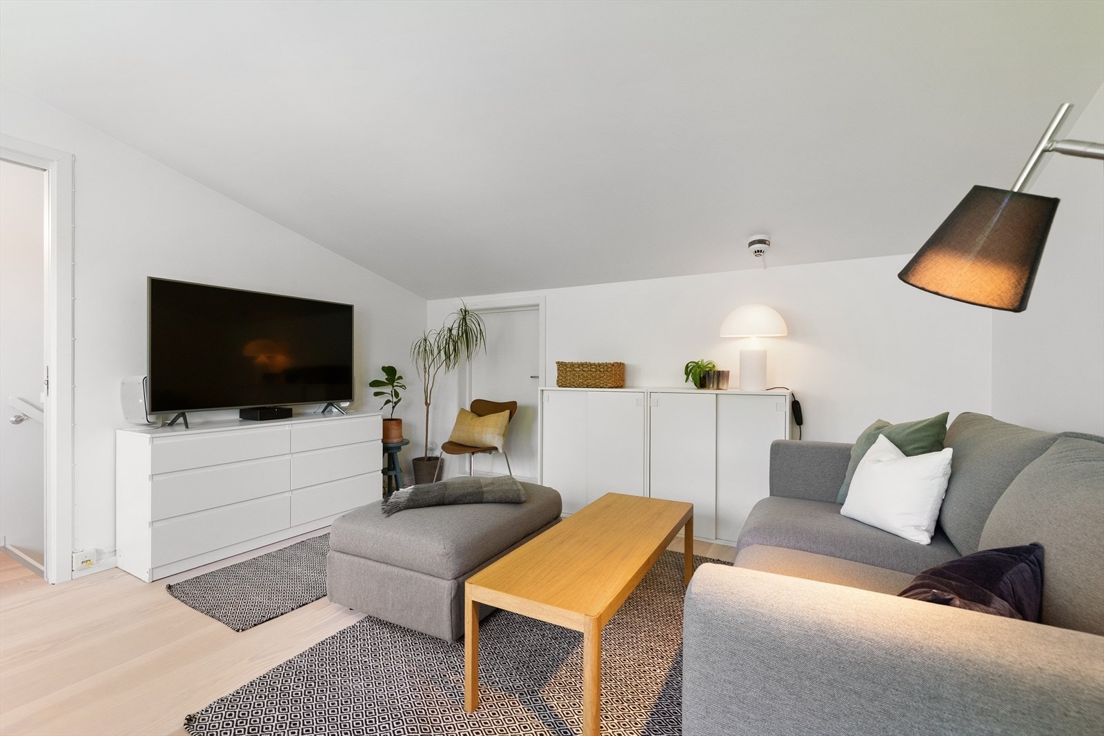 Fra loftet er det utgang til fellesareal/kaldloft. Galleribilde