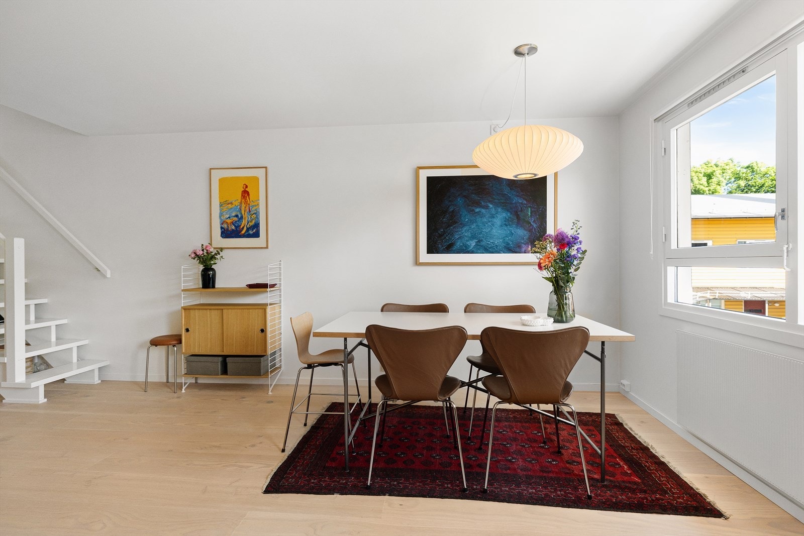 Hit kan du fint invitere over både venner og familie på et bedre måltid. Galleribilde