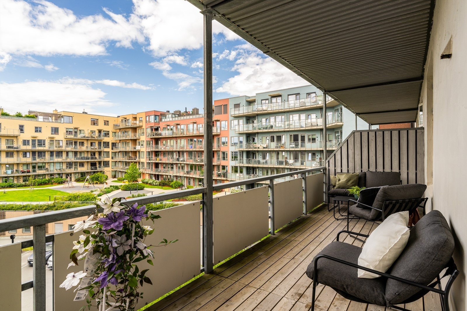 Lekker 3-roms andelsleilighet i ærverdig bygård. I 2014 ble både bygården og samtlige leiligheter i bygget vesentlig oppgradert. Galleribilde