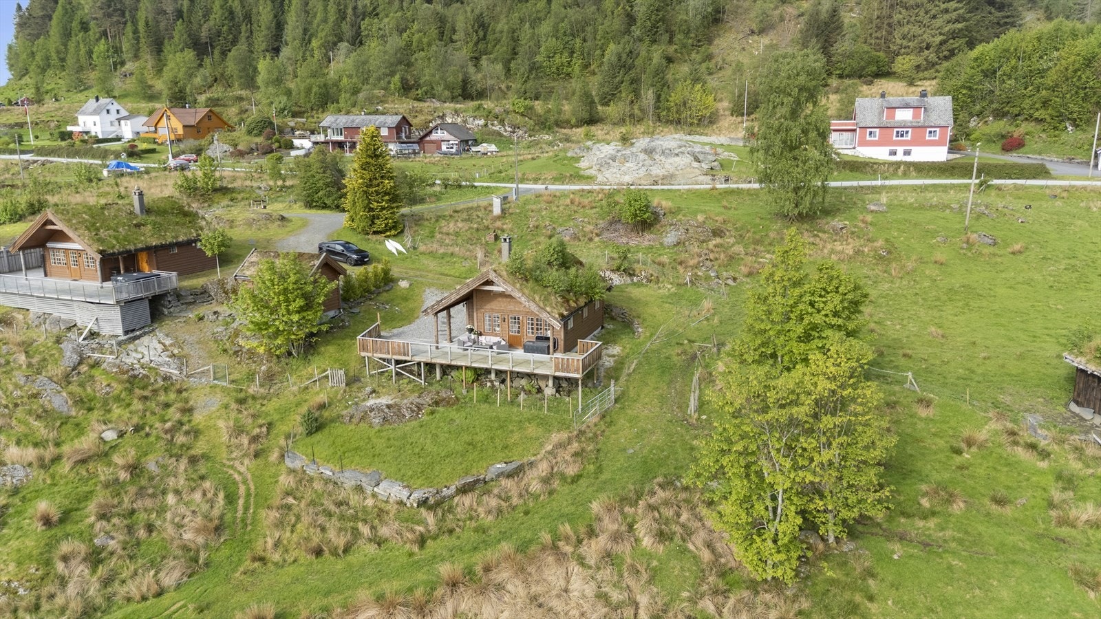 - Eiendommen har rett til båtplass like nedenfor - Galleribilde