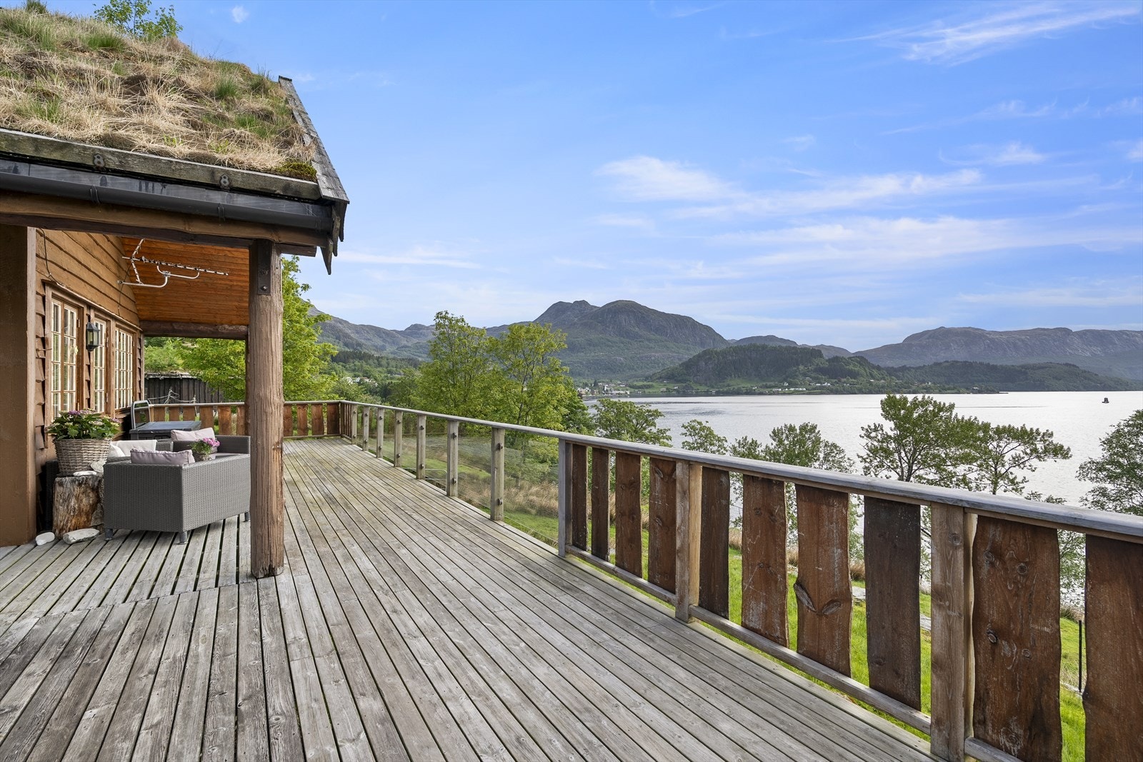- Nydelig fritidseiendom med utsikt over Dalsfjorden - Galleribilde