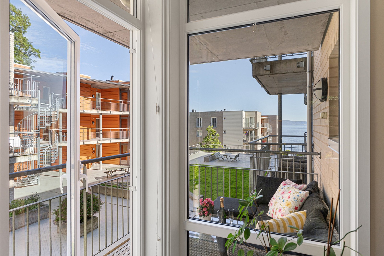 Fra stuen har man utgang til en egen balkong. Galleribilde