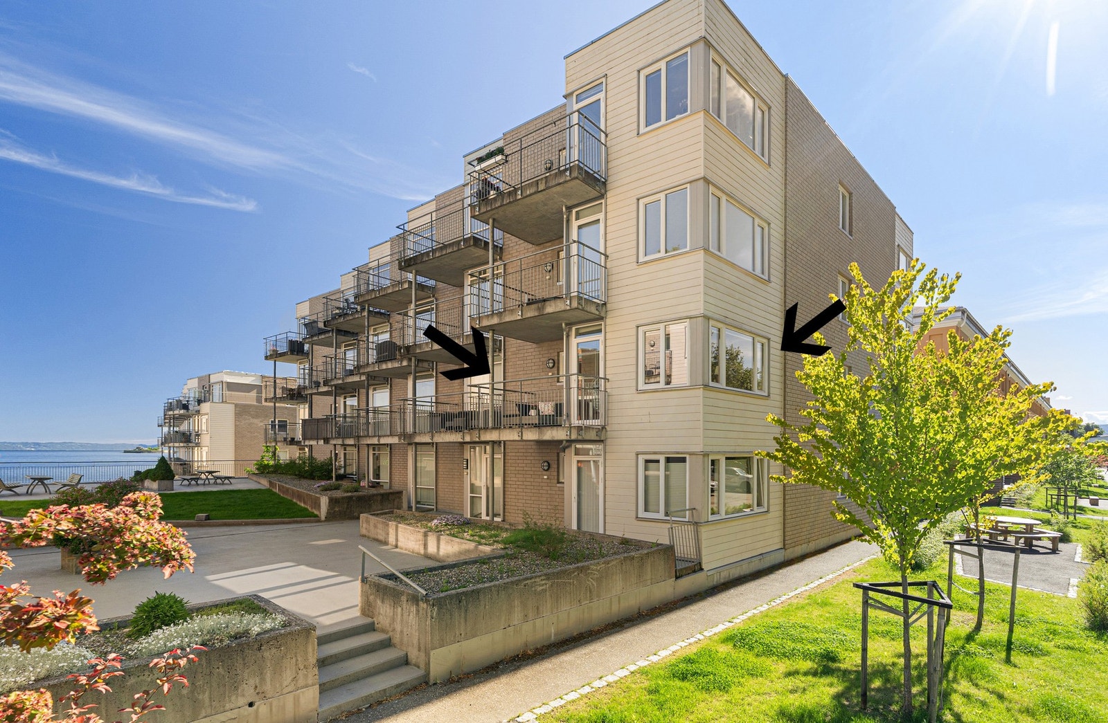 Andelen disponerer også en egen bod i kjeller på 4 kvadratmeter. Bygget har heis og ble oppsatt i 2005. Galleribilde