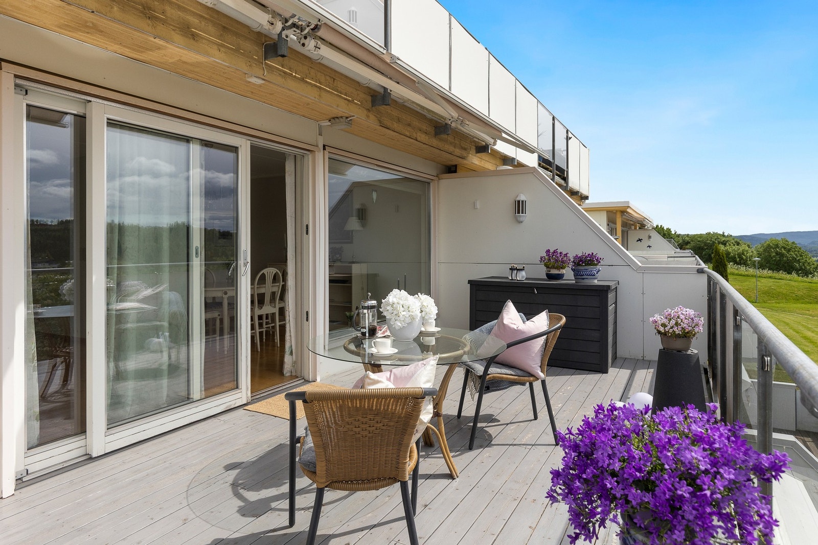 Ypperlig uteplass for å nyte varme sommerdager. Galleribilde