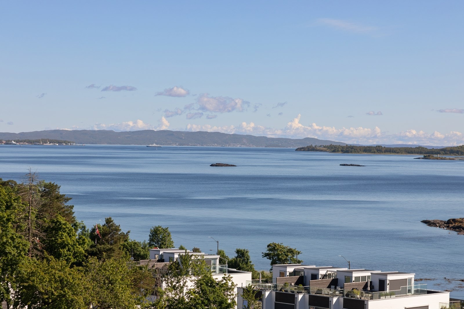 Utsikt mot Hurumlandet og Drøbaksundet. Galleribilde