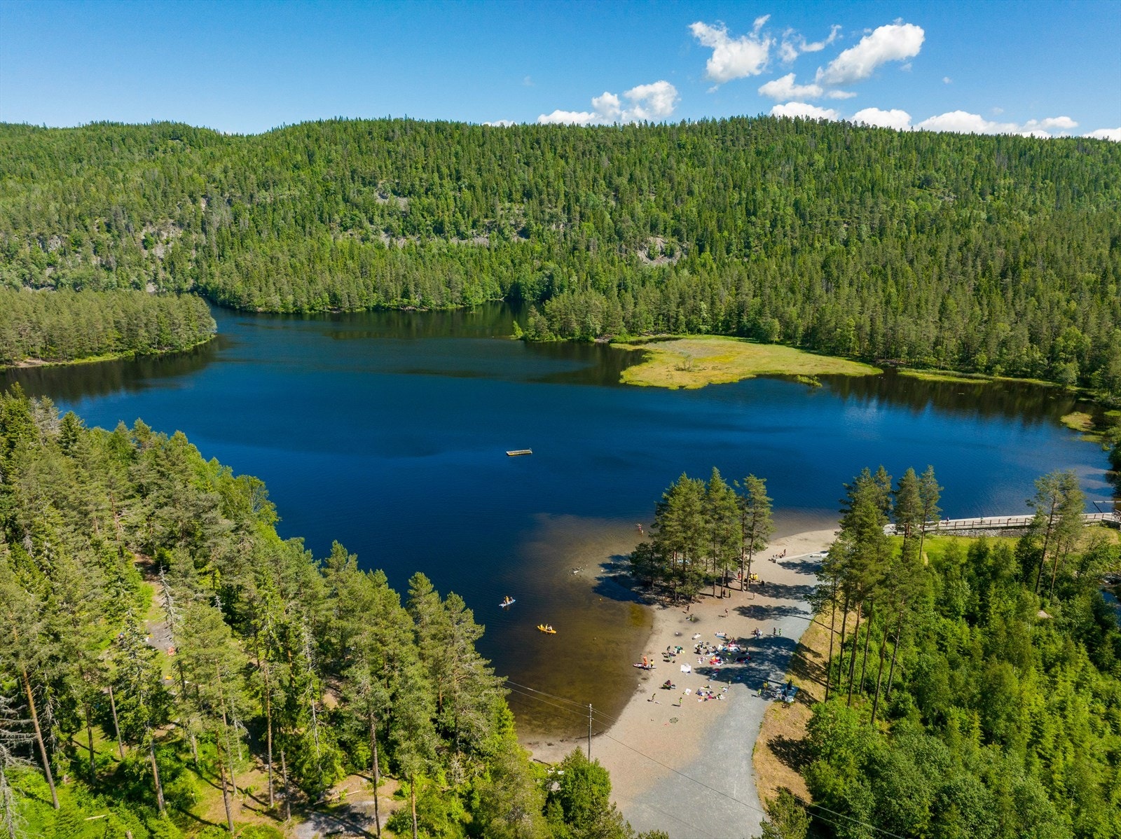Idylliske Burudvann i nærmiljø. Galleribilde