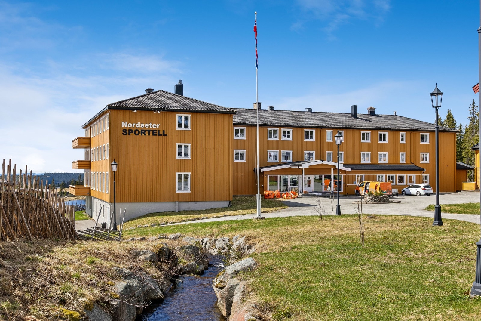 Fasade mot gårdsplassen Galleribilde