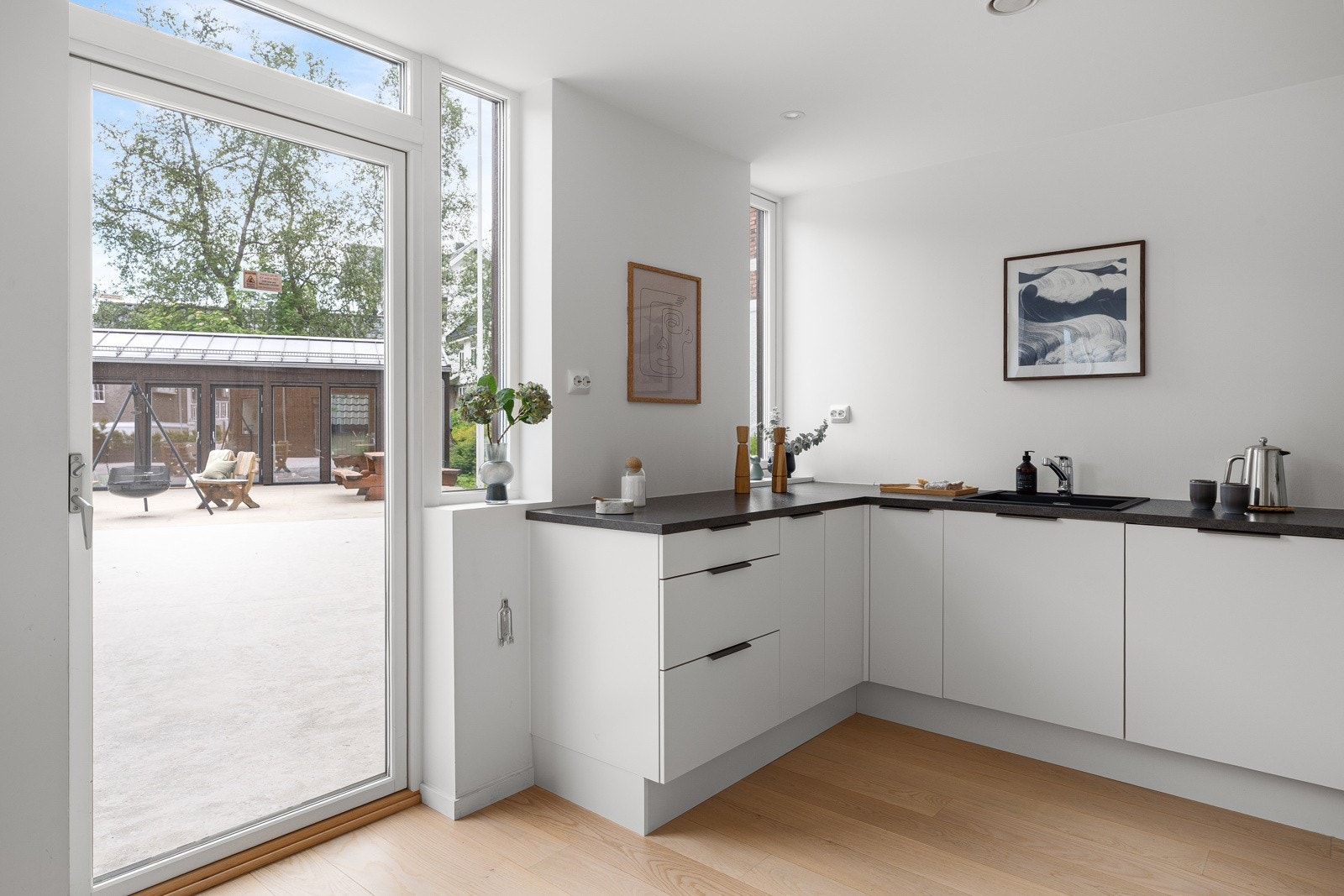 Direkte adkomst til uteområdet fra spisestuen. Galleribilde