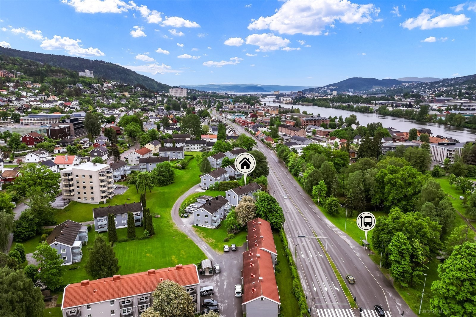Busstoppet Olaf Bergers vei ligger bare to minutter unna, med hyppige avganger til sentrum. Galleribilde