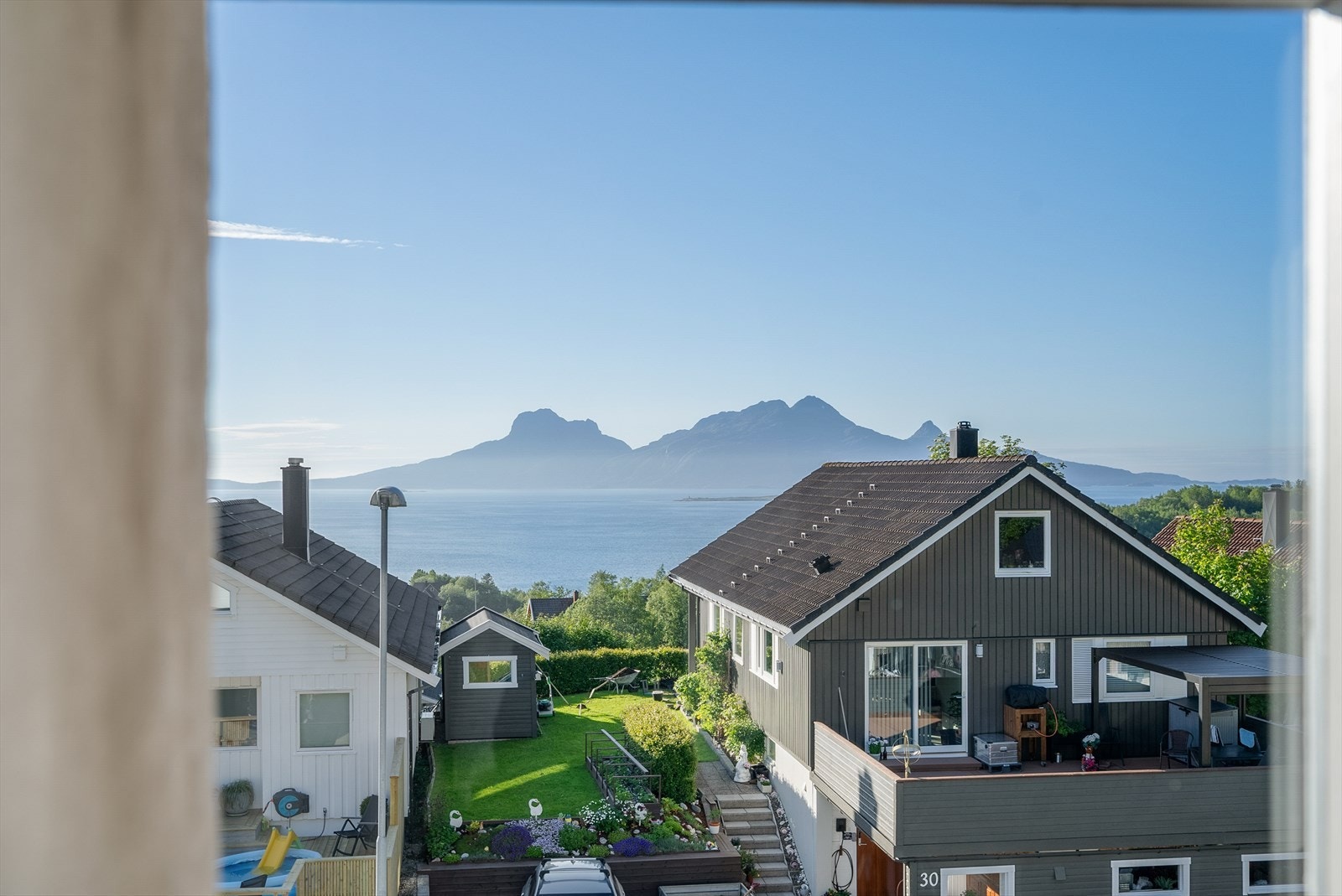 Utsikten er en gjennomgående kvalitet i hele boligen. Galleribilde