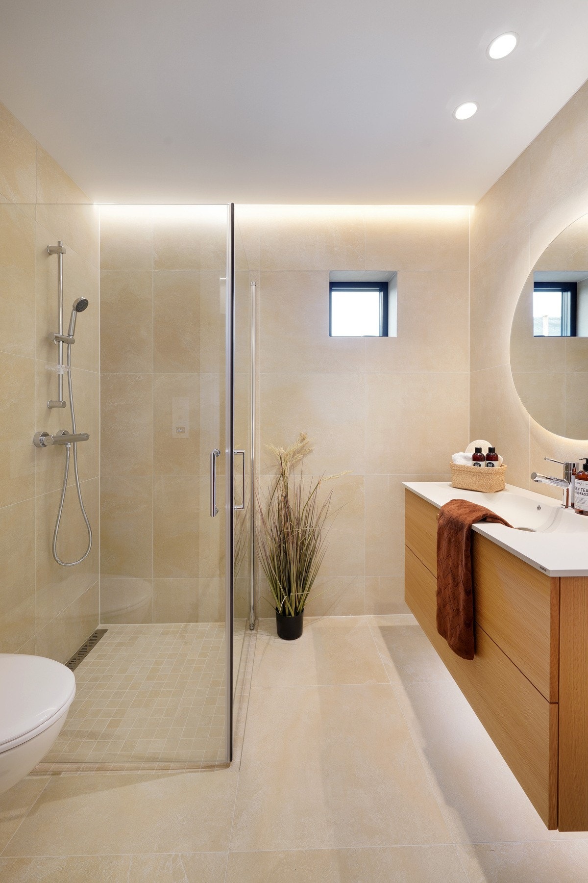 One-suite med soverom, walk-in og eget bad Galleribilde