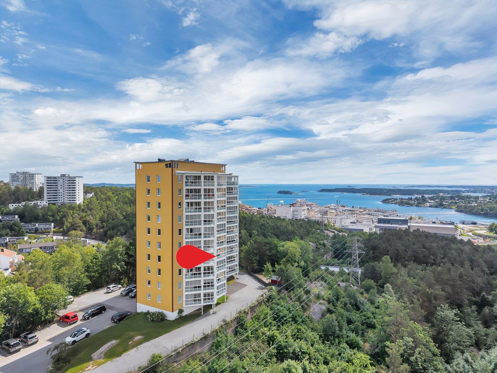 Herfra har du en vidstrakt utsikt over Kristiansand. Velkommen til visning! Galleribilde