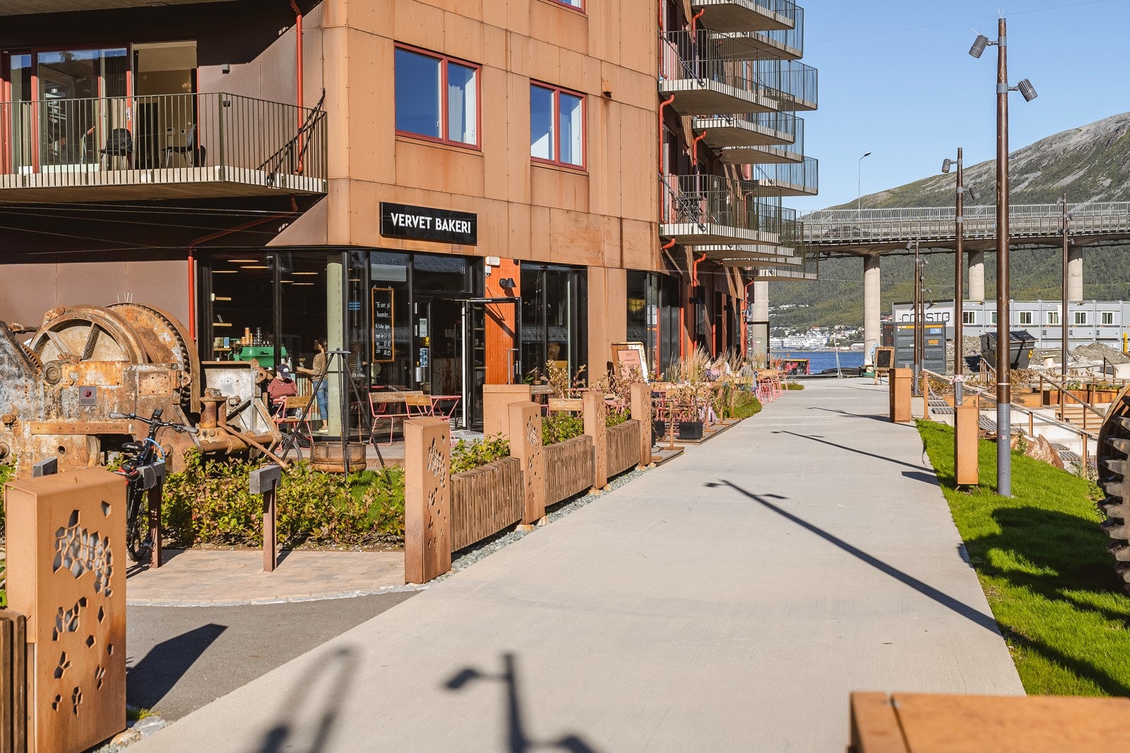 Den nye, flotte bydelen Vervet en kort spasertur fra leiligheten og her er det flere restauranter, bakeri og fantastiske promenader. Galleribilde