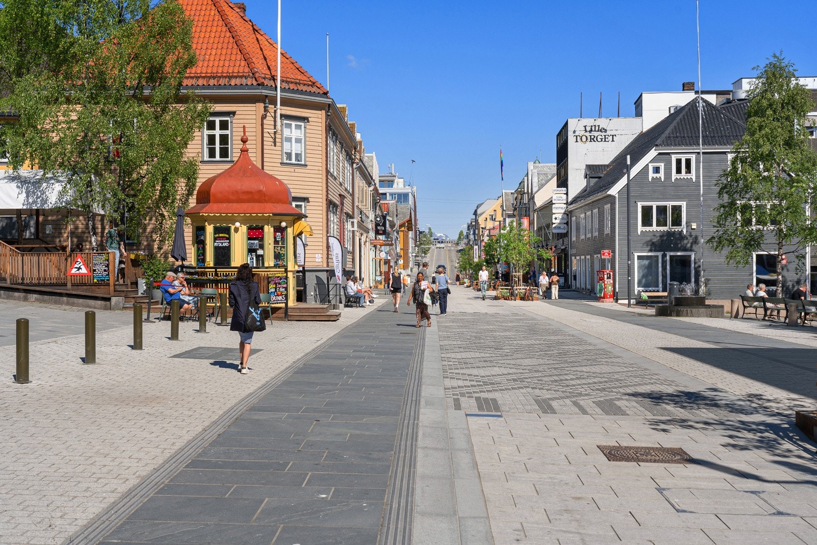 Utmerket beliggenhet i sentrum med kort gåavstand til både dagligvarer, treningssenter, apotek og mye mer. Galleribilde