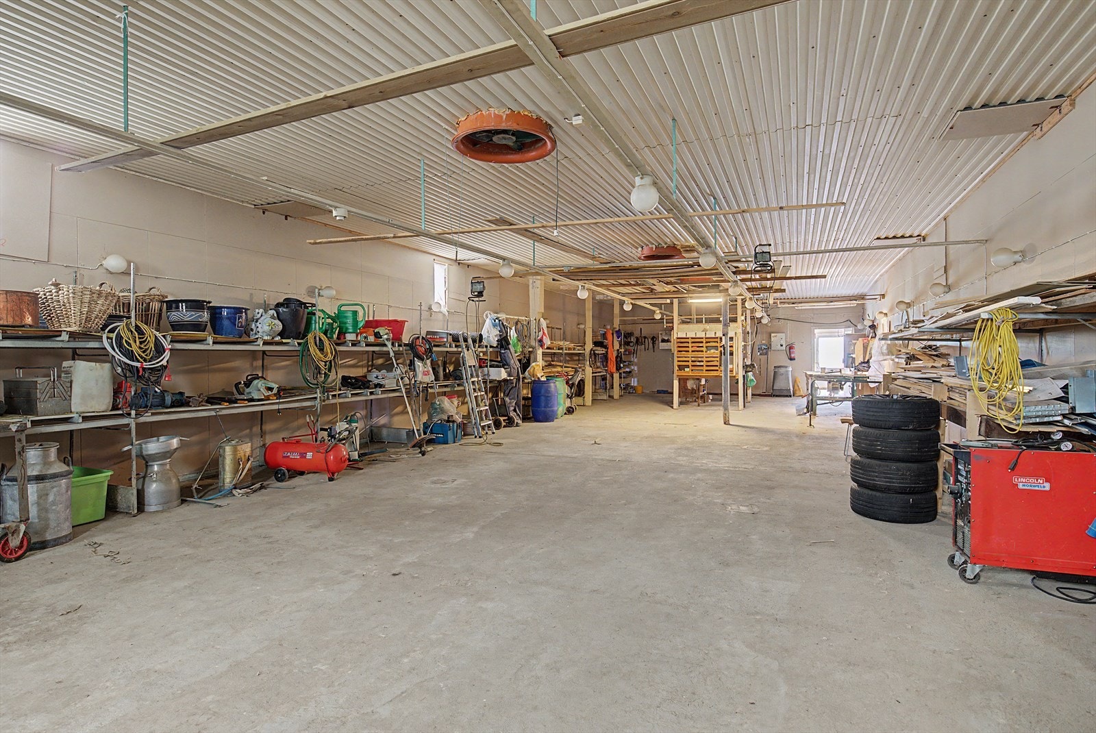 Tilbygg på driftsbygning med en god standard Galleribilde