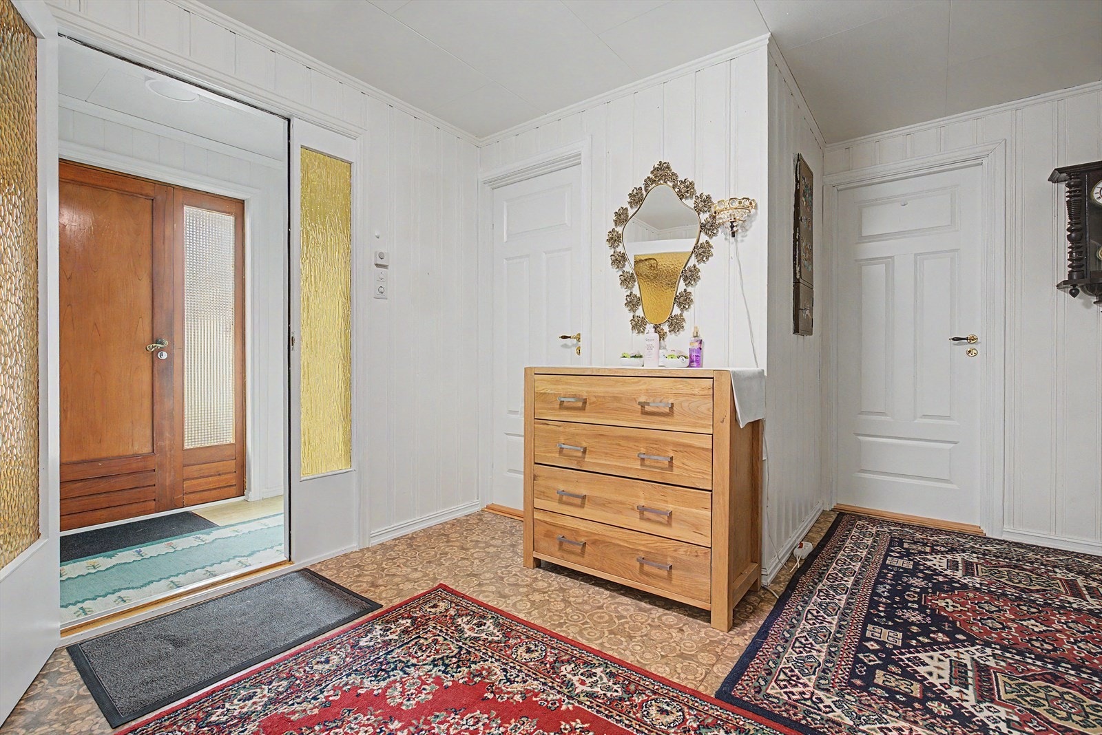 Romslig gang med plass for oppbevaring Galleribilde