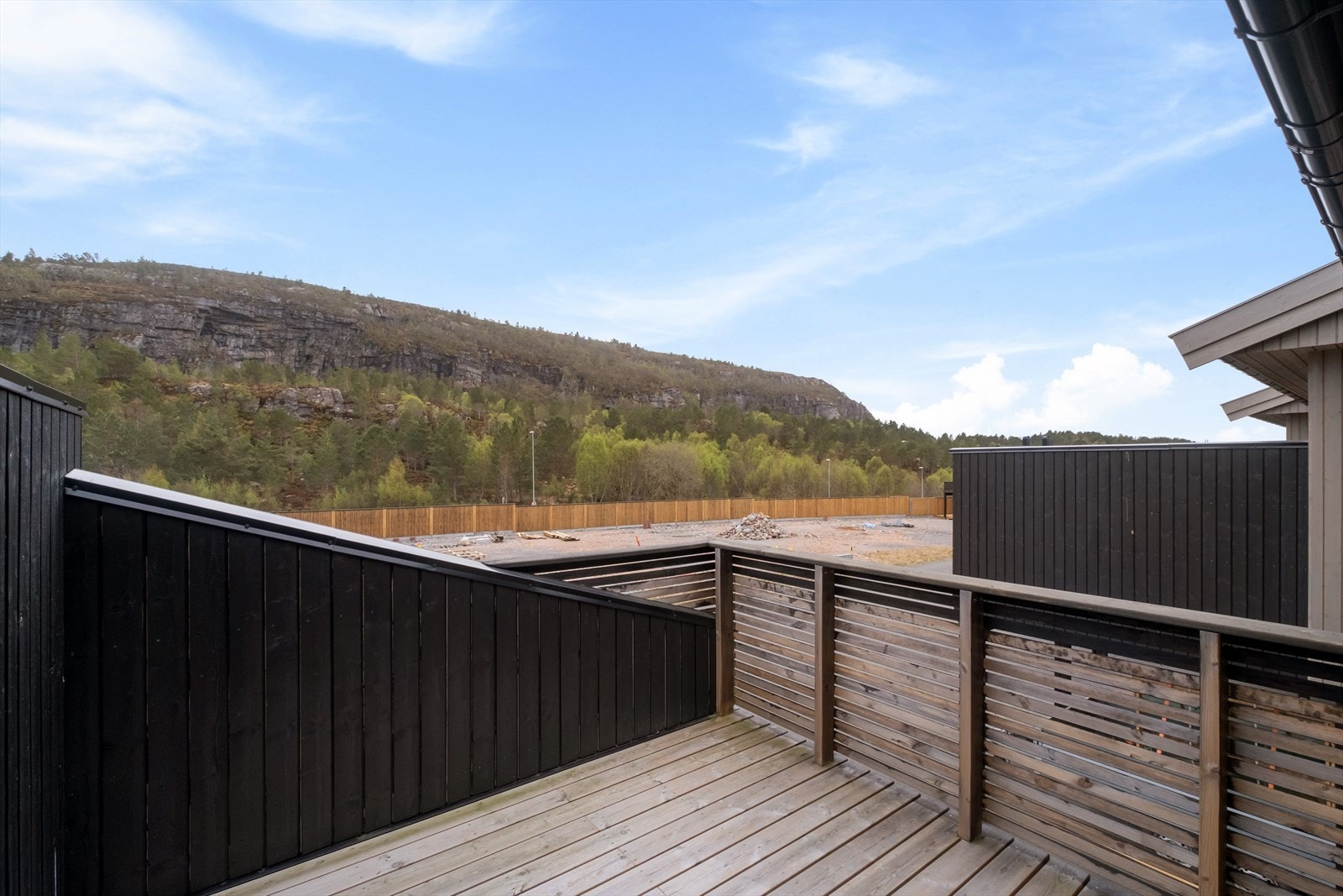 God plass på verandaen på sydsiden Galleribilde