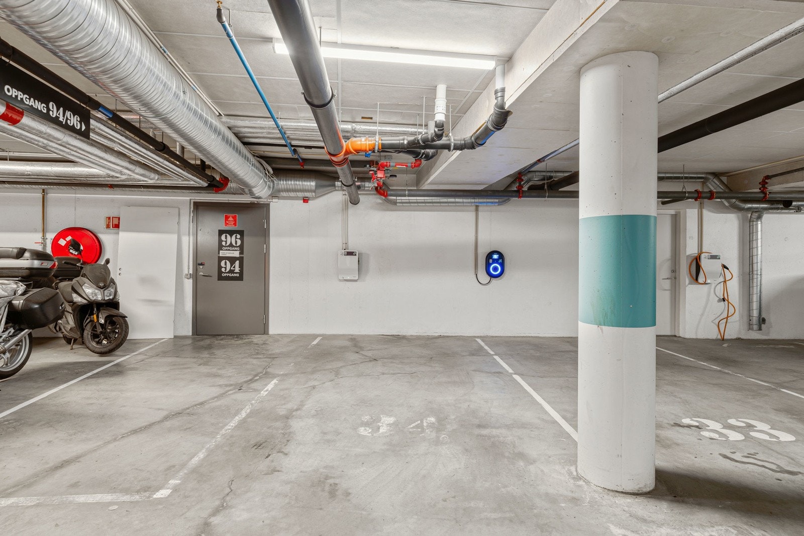 Fast p-plass i kjelleren Galleribilde