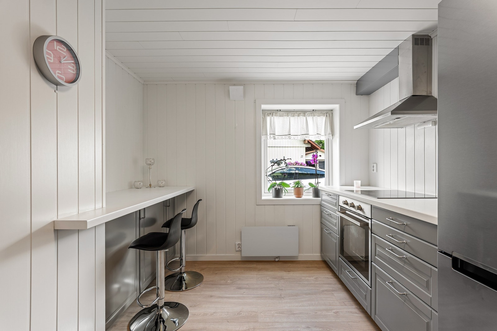 Hybelen ble også oppgradert med ny kjøkkeninnredning fra IKEA i 2020. Stilart og omfang er tilnærmet likt som i hoveddelen. Galleribilde