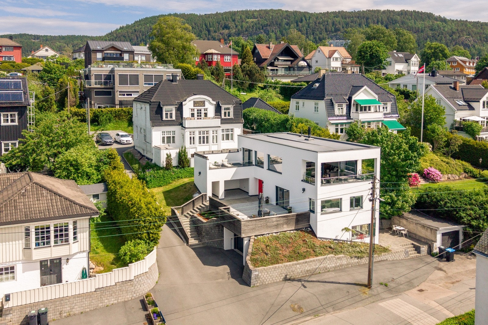 Villaen ligger høyt og fritt i et av Grefsens mest etterspurte villaområder Galleribilde