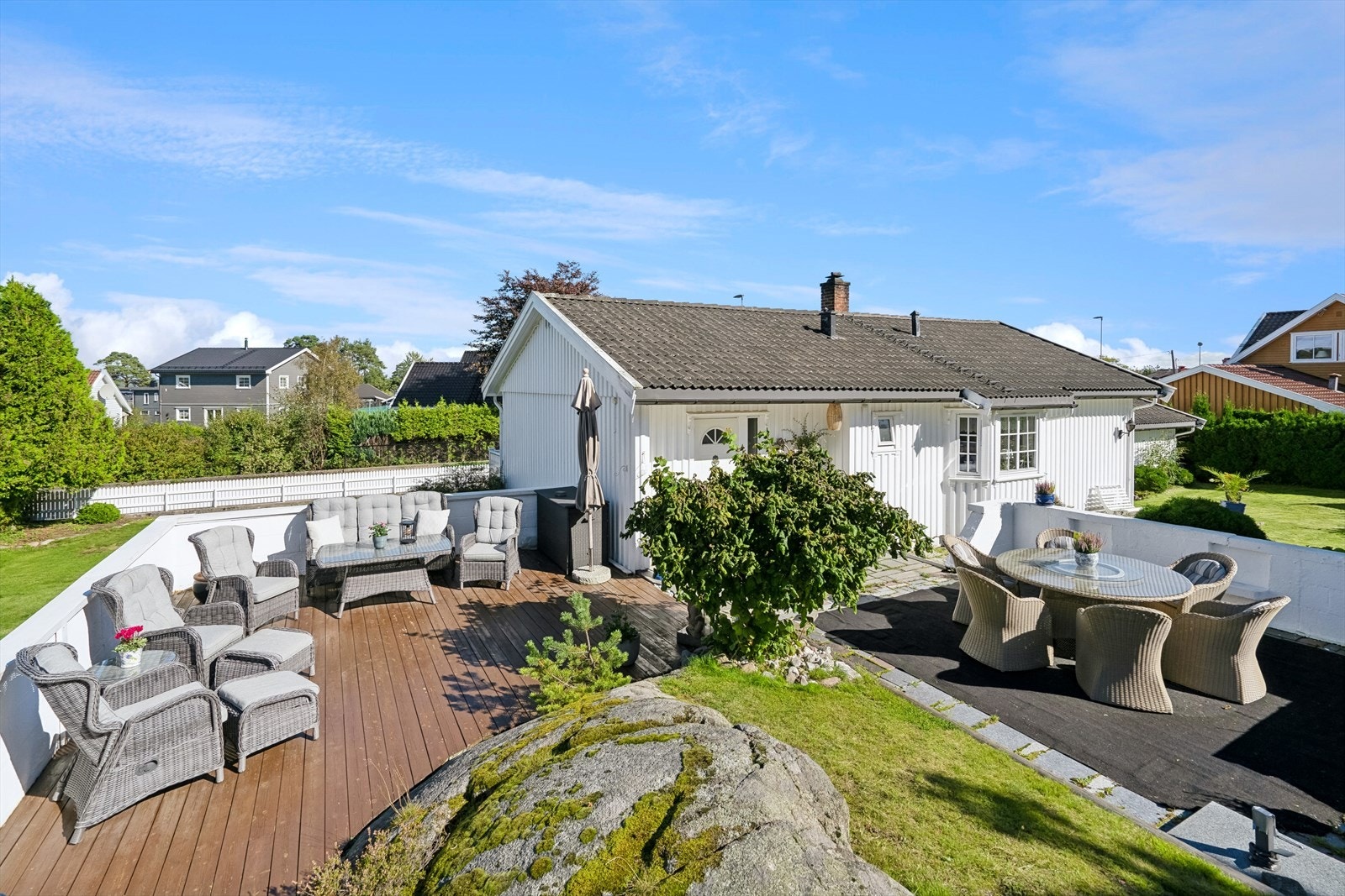 Verandaen har god plass til både små og store møbler, og kan enkelt tilpasses ulike behov Galleribilde