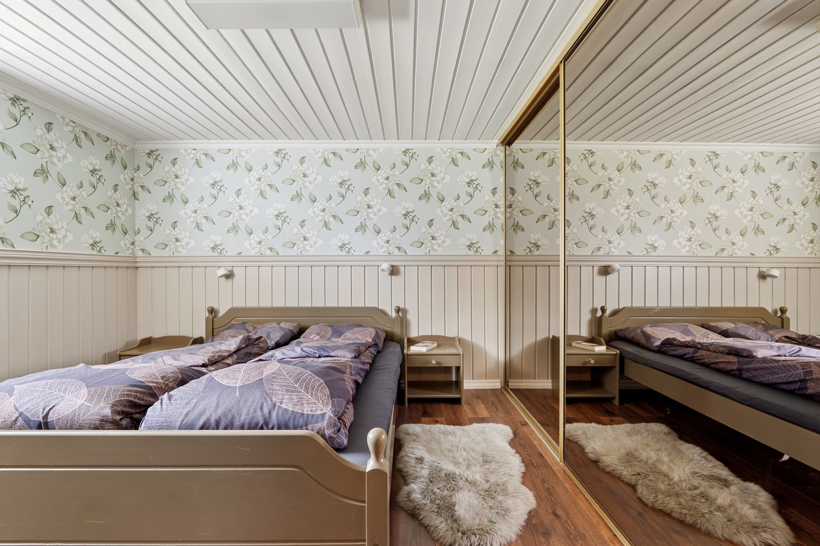 Soverommet har god plass til både seng og garderobe. Galleribilde