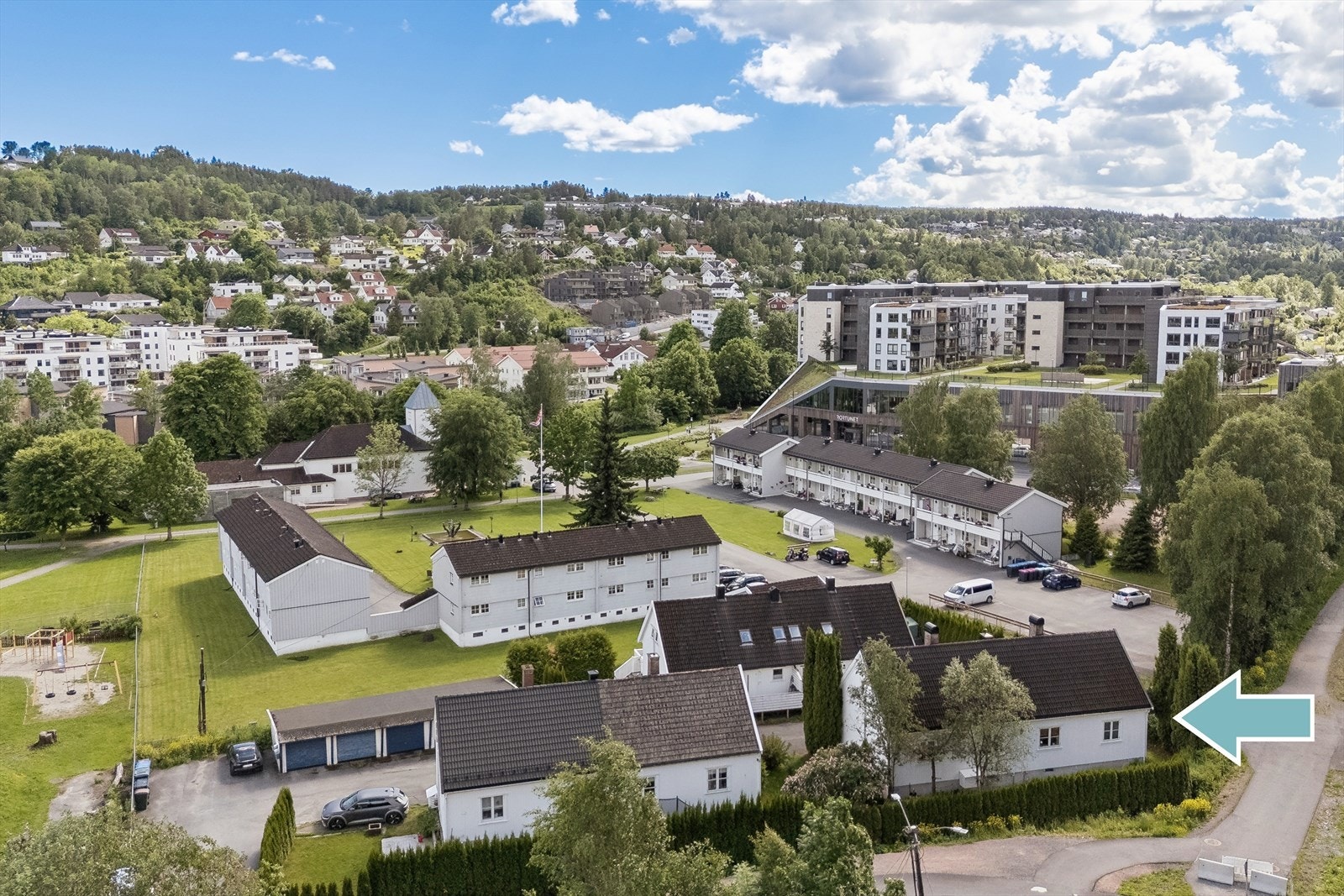 Kort gange på ca. 3-5 minutter til Rortunet kjøpesenter med sine butikker og caféer. Galleribilde