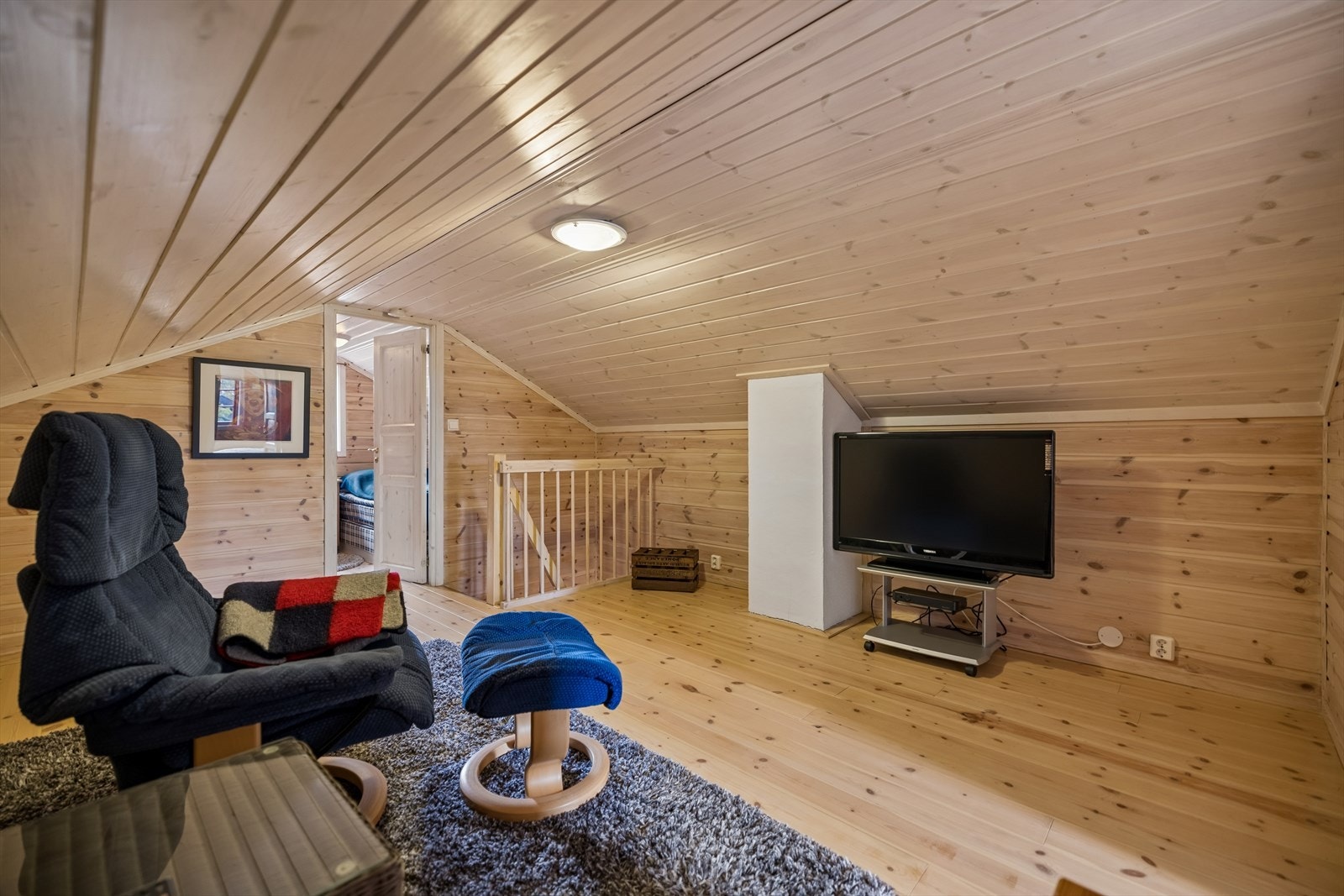 Disponibelt rom som er brukt som loftstue. Galleribilde