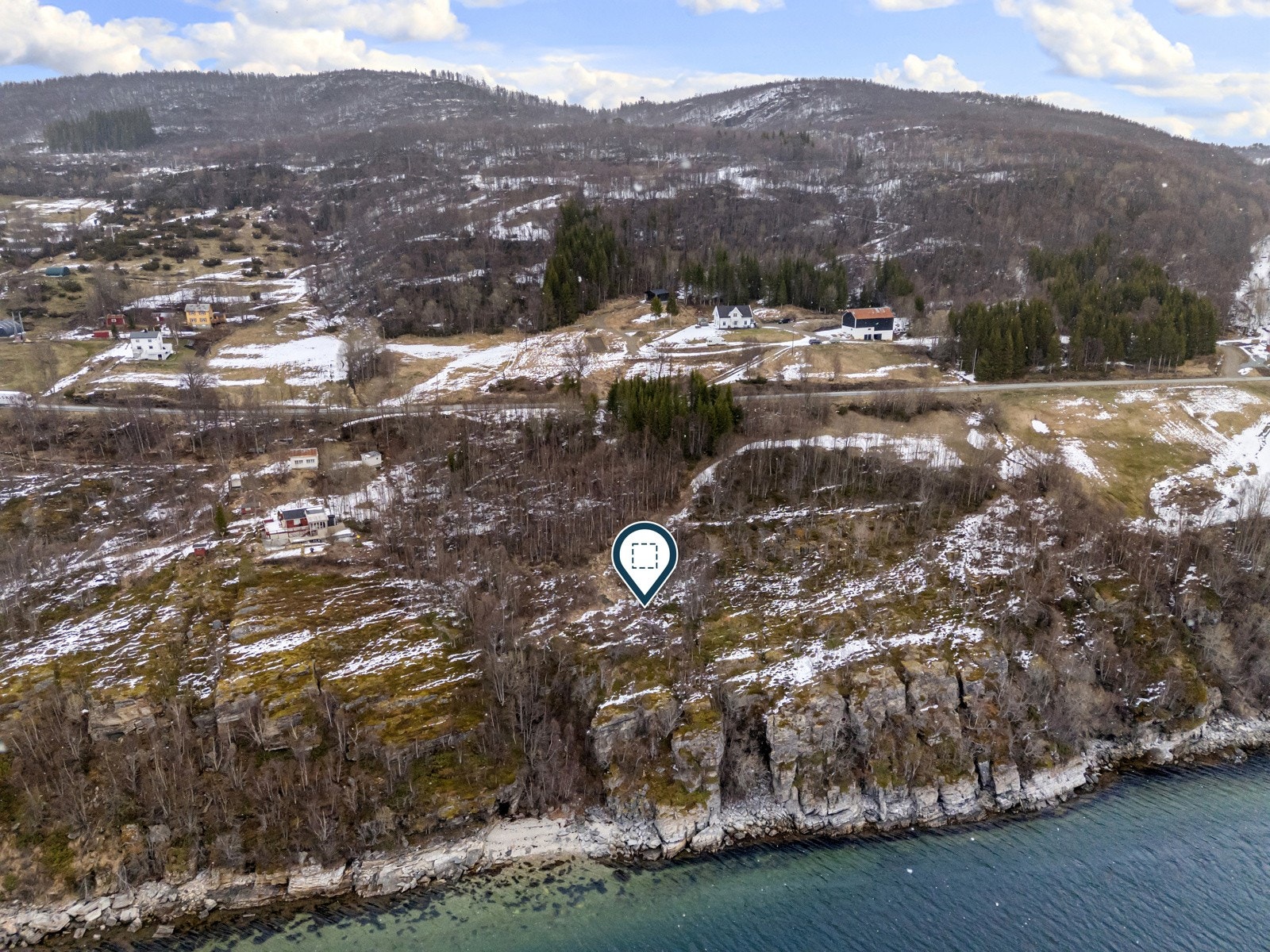Tomt med idyllisk beliggenhet! Nydelig utsikt og nærhet til sjøen.