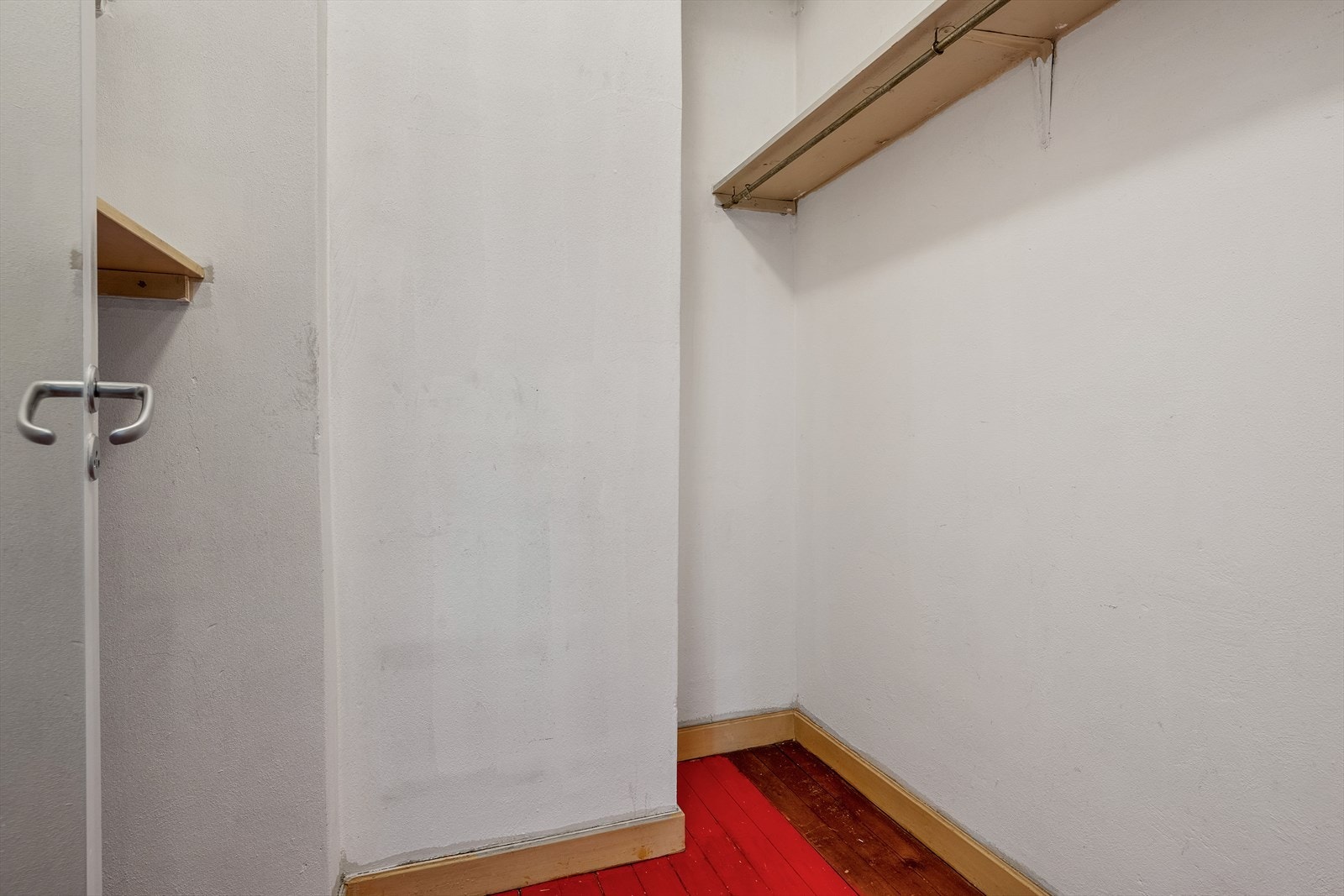 - Romslig innvendig bod/garderobe, i tillegg disponerer leiligheten en ekstern bod - Galleribilde