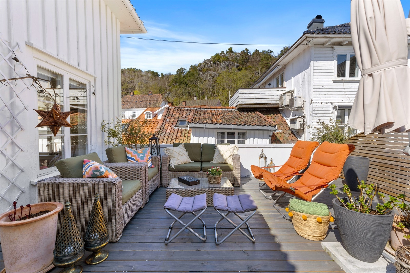 Stor og fin terrasse med gode solforhold. Galleribilde