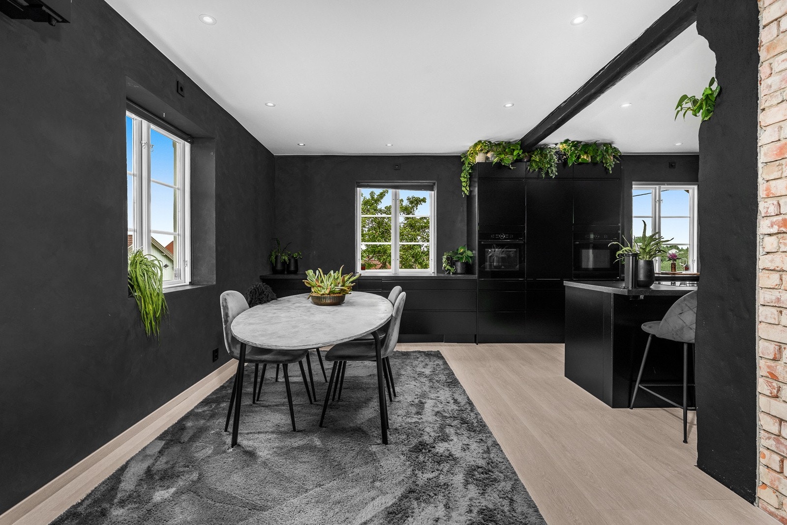 God plass til spisebord Galleribilde