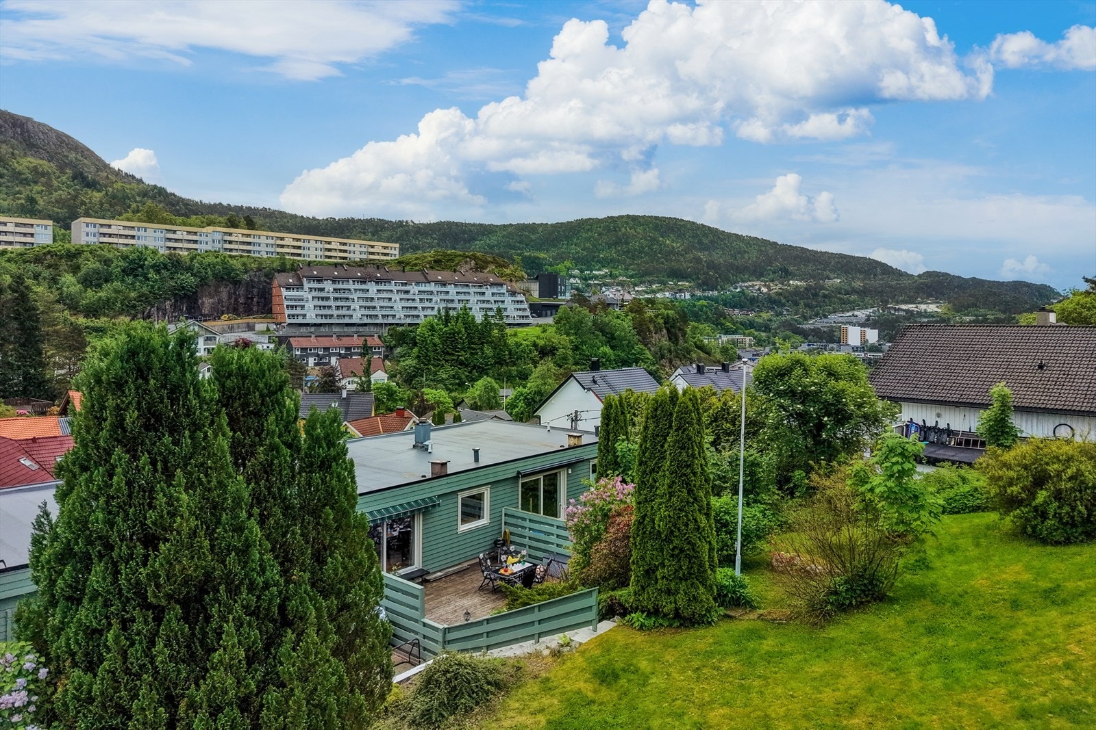 Fra eiendommen er det utsikt over Fyllingsdalen. Galleribilde