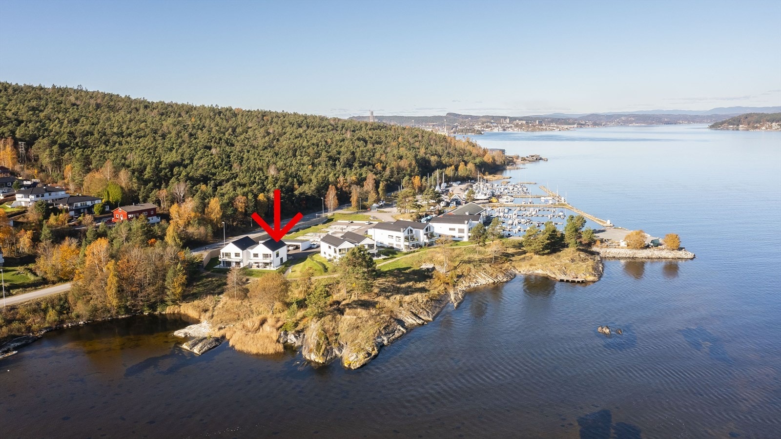 I gangavstand finner du også Skjærgårdshallen med treningssenter og idrettsanlegg. Galleribilde