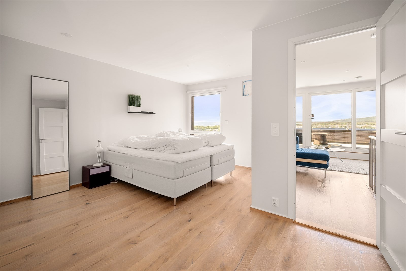 Et meget stort soverom med en-suite Galleribilde