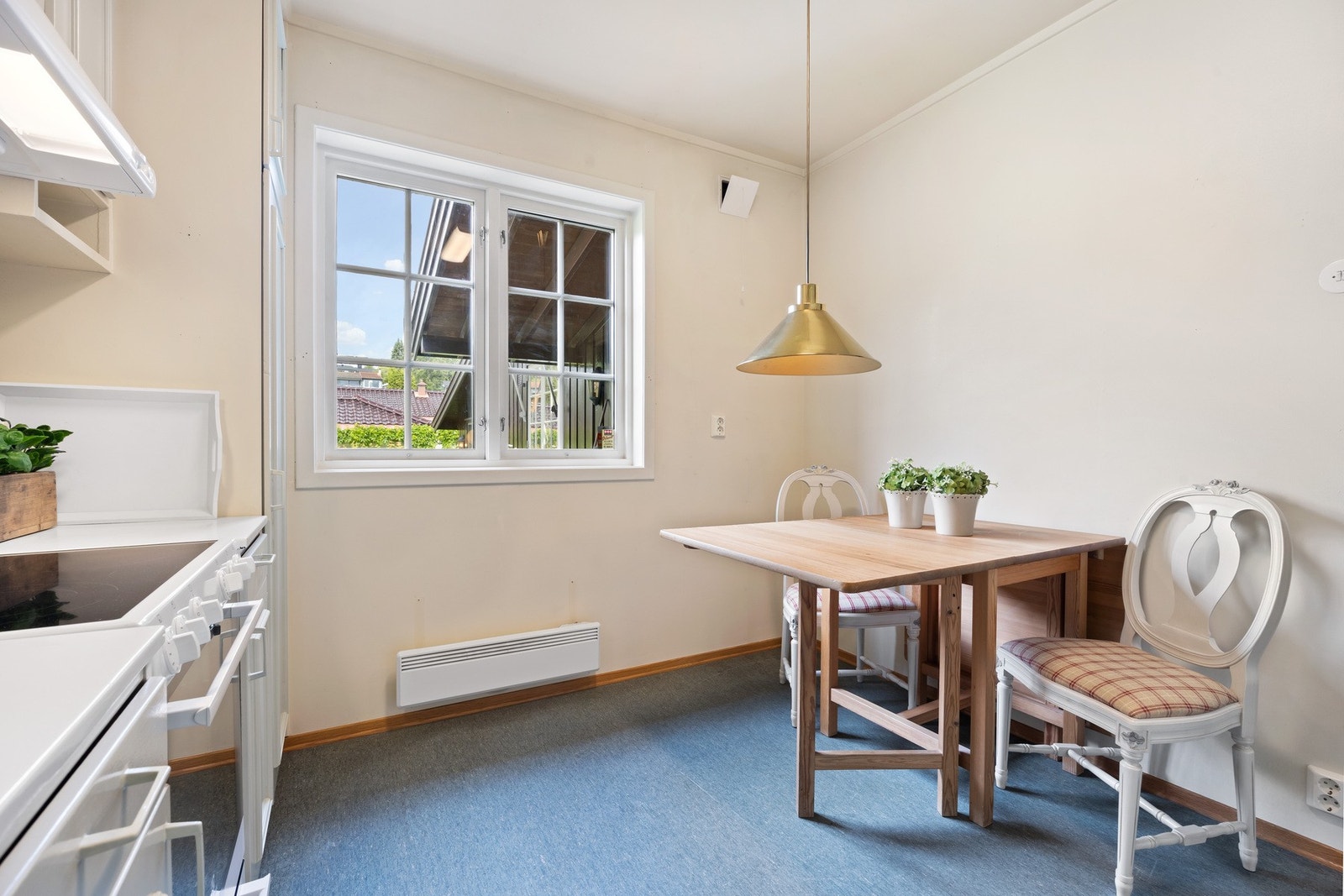 Plass til spisebord på kjøkkenet. Galleribilde