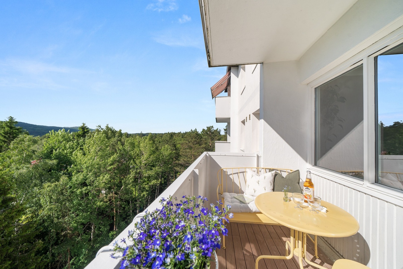 Romslig 2-roms med nord-vestvendt balkong. Galleribilde