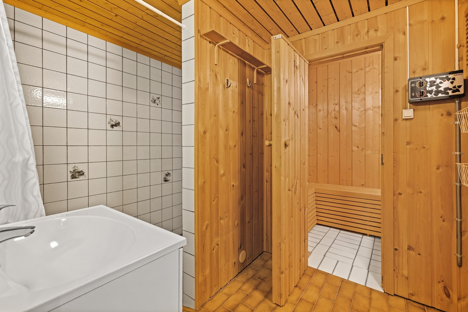 Fra badet i underetasjen er det adkomst til en badstue. Galleribilde